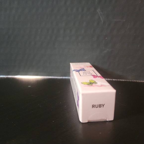 Eloise Lip Oil in Ruby - Picture 3 of 3